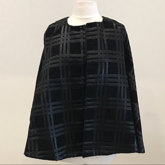 Elegant cape - Picture 1 of 2